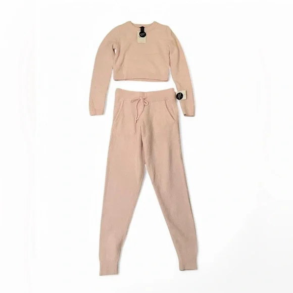 NWT Forever 21 fuzzy two-piece set in the color blossom 🌸 - Picture 6 of 7